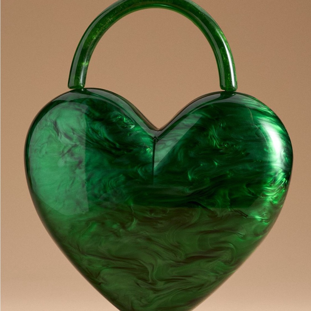 PLEASE DONT BUY Green Heart-Shaped Glass Accent